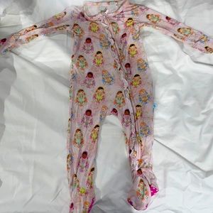 Posh peanut 12-18m footie EUC